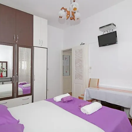 & Rina - Studio With Patio And Sea View * Ντουμπρόβνικ