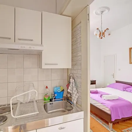 & Rina - Studio With Patio And Sea View * Dubrovnik